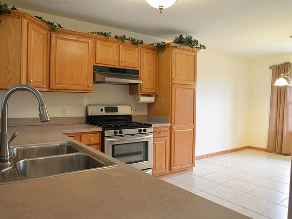 4th image of 6822 Perennial Ln