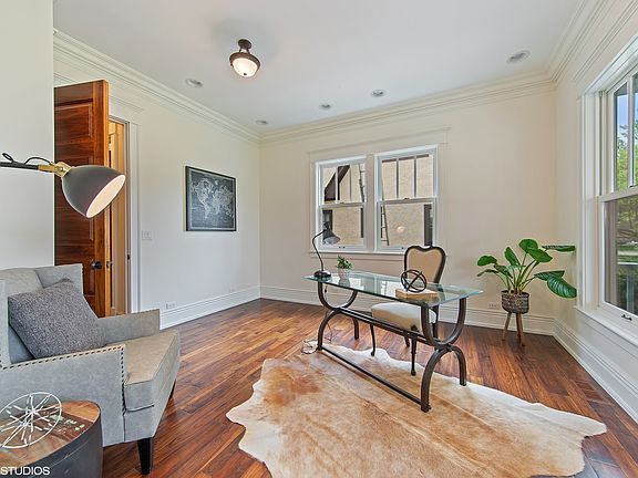4th image of 3912 Woodland Ave