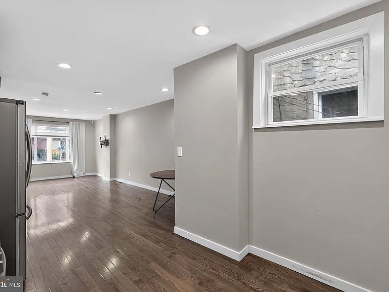 1911 S Lambert St — Photo 13
