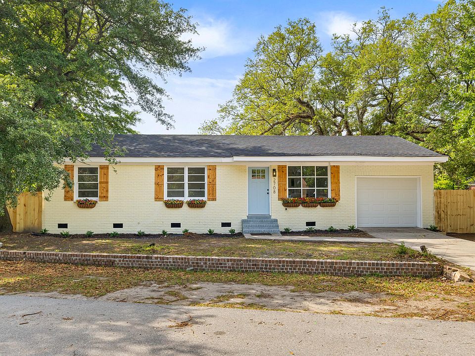1st image of 2708 Crestline Dr