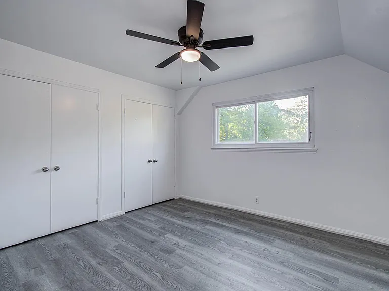 674 Ravensworth Dr — Photo 37