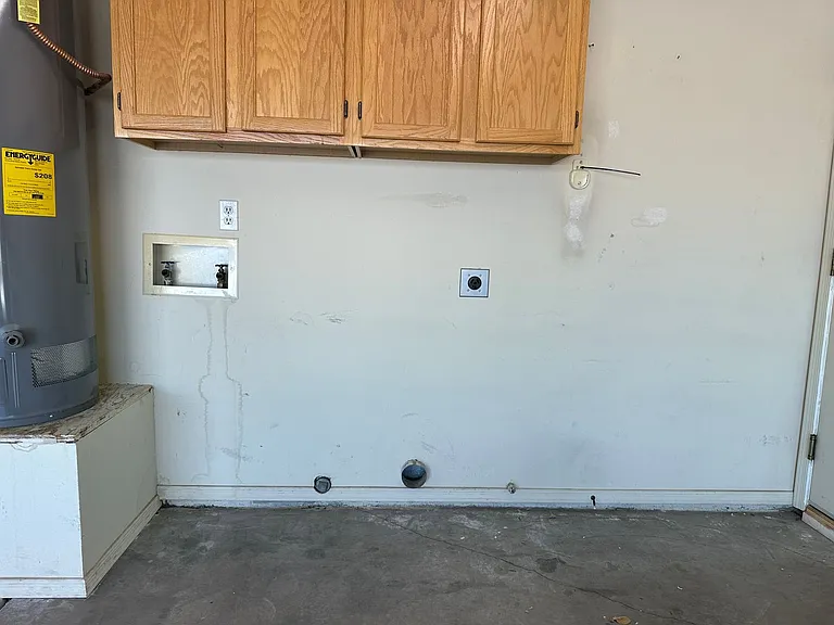 3905 Raymond Ave — Photo 52