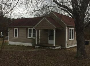 868 Friendly Rd, Eden, NC 27288