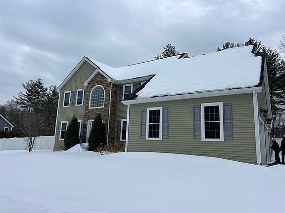3rd image of 240 Roosevelt Dr