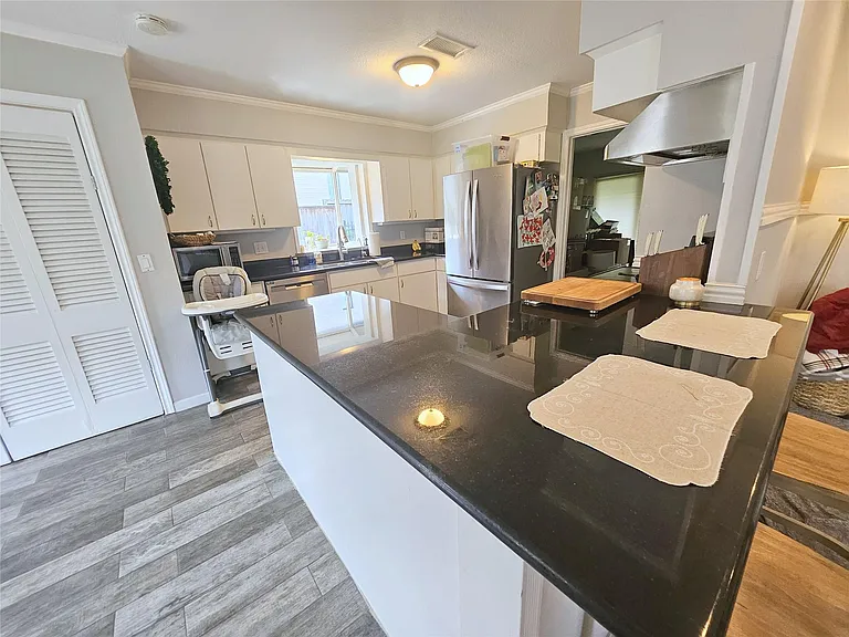 5019 Yarwell Dr — Photo 5