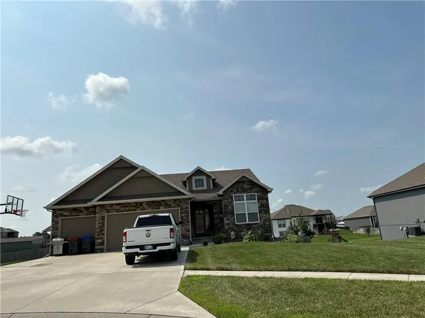 14167 Rockaway Ct, Basehor, KS 66007
