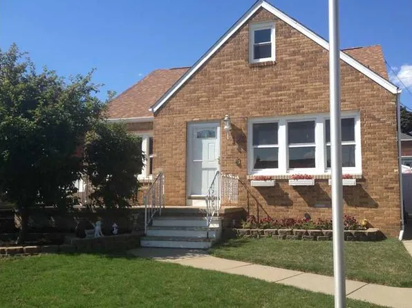 126 Meadowbrook Dr, Lackawanna, NY 14218