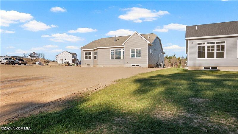 4th image of 3 Blue Ridge Drive