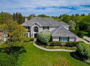 1108 New Castle Dr, Libertyville, IL 60048