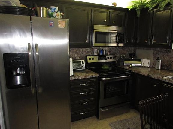 4th image of 1510 NE 12th Ter APT E4