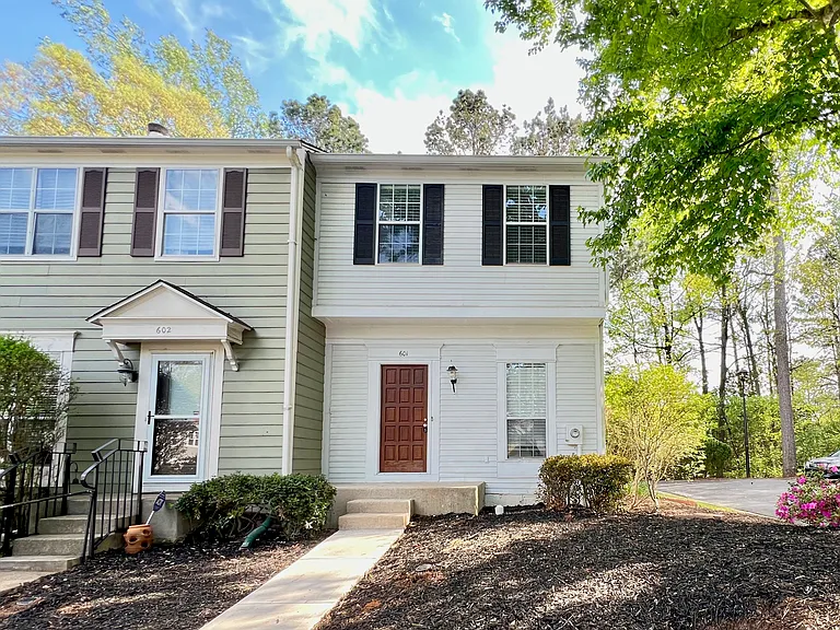 601 Wedgewood Way — Photo 1