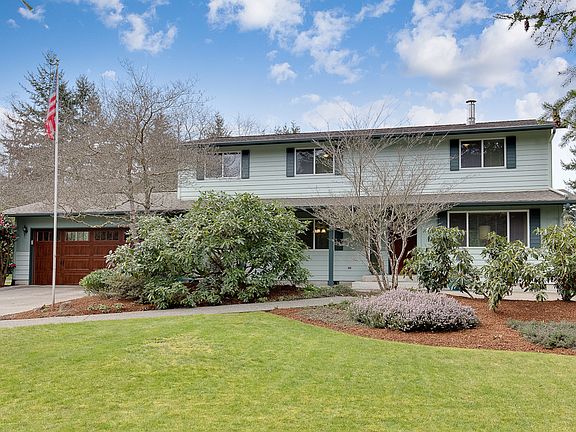 2nd image of 11193 Meadowlark Ln NE