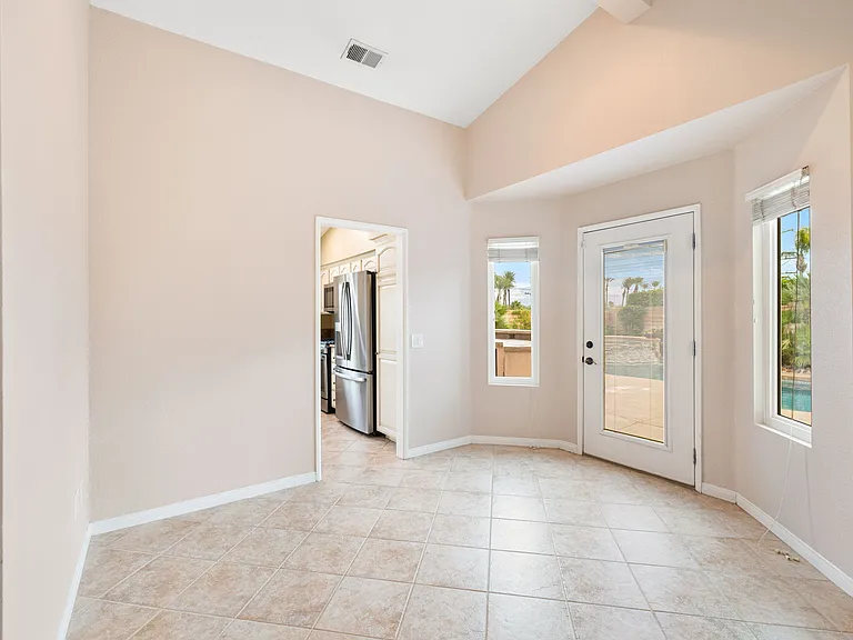 44030 Mariposa Ct — Photo 8