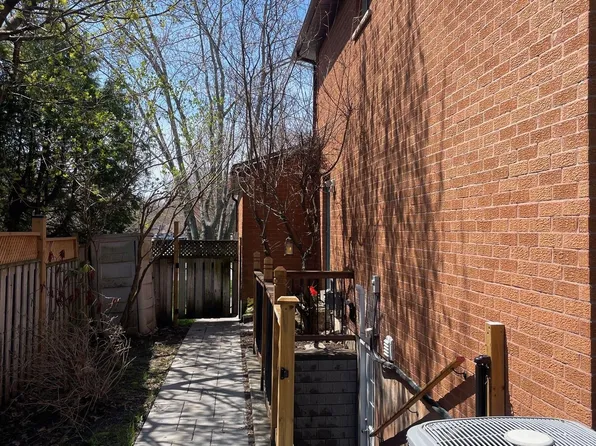 1397 Heritage Way, Oakville, ON L6M 3C2