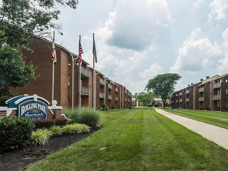 Rolling Park Apartments — Photo 17