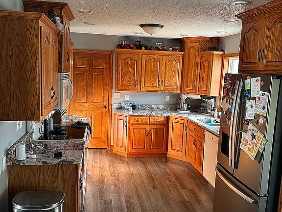 4th image of 1008 Gales Ave