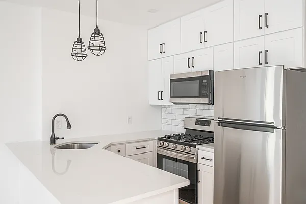 Rented by Compass | media 19