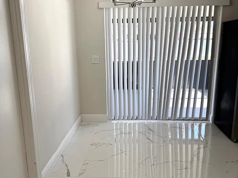 699 NW Riverside Dr — Photo 8