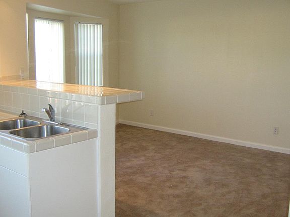 3rd image of 4136 Park Blvd