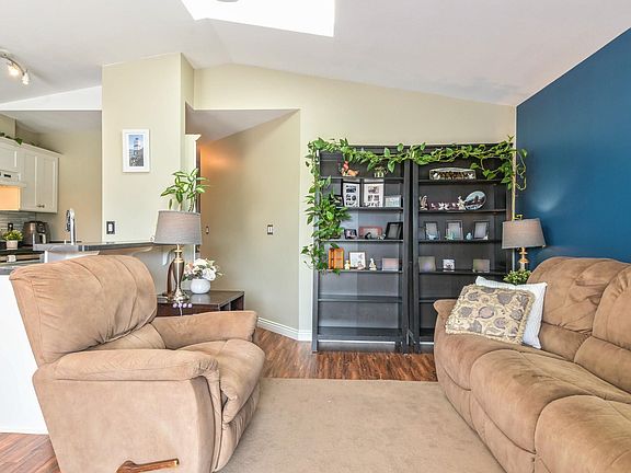 2nd image of 45918 Knight Rd #83A