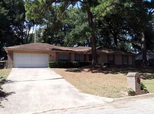 105 Phyllis Dr, Savannah, GA 31419