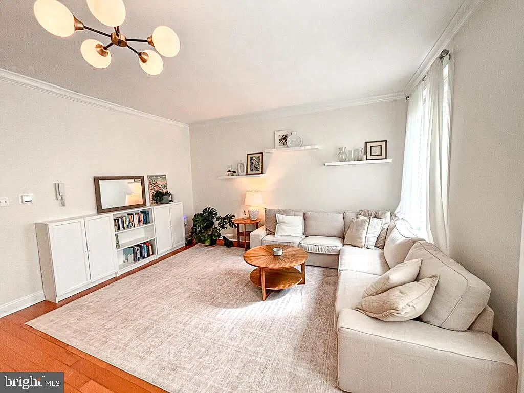 1 bed, 1.0 bath, 768 sqft, $2,200 — Photo 2