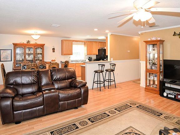4th image of 9294 Sheppard Dr