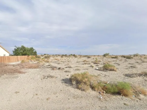 2774 Calhoun St, Thermal, CA 92274