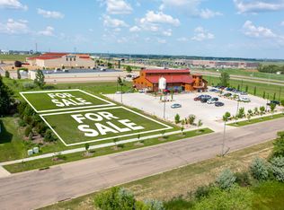 1048 Canada Ave, Bismarck, ND 58503