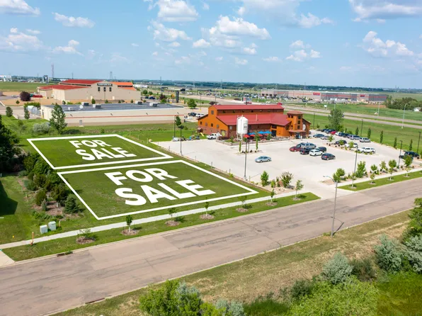 1048 Canada Ave, Bismarck, ND 58503