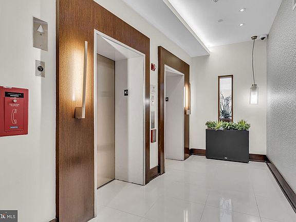 5th image of 440 L St NW Unit 1014