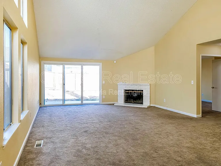 3724 Gladstone Dr — Photo 5