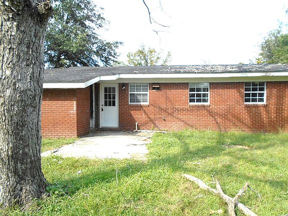 4th image of 106 Berkley Dr.