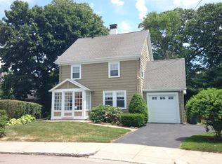 32 White Oak Rd, West Roxbury, MA 02132