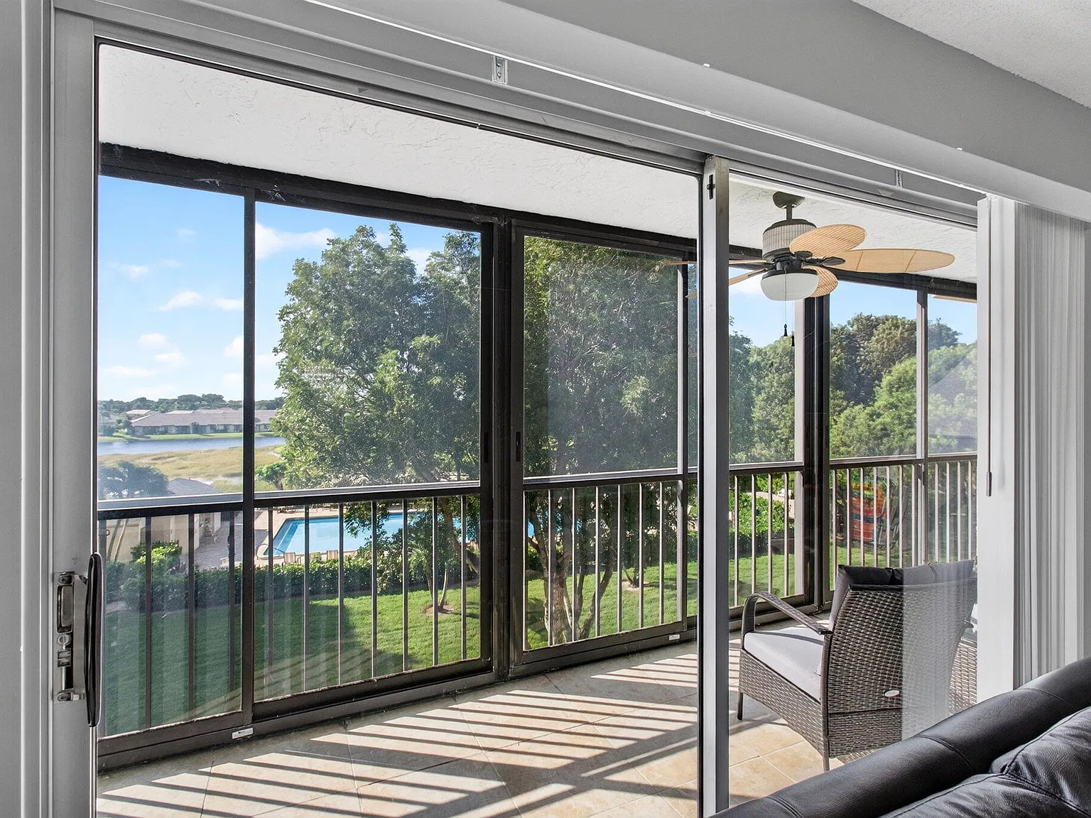 2 bed, 2.0 bath, 1070 sqft, $2,100 — Photo 3