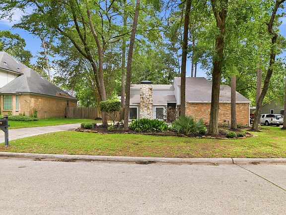 3rd image of 2119 Woodstream Dr