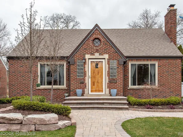 10555 Lincoln Dr, Huntington Woods, MI 48070