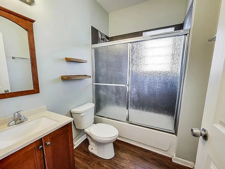 1525 W 17th St #4 — Photo 5