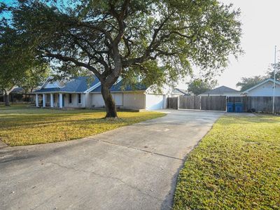 112 Saint Andrews St, Rockport, TX, 78382
