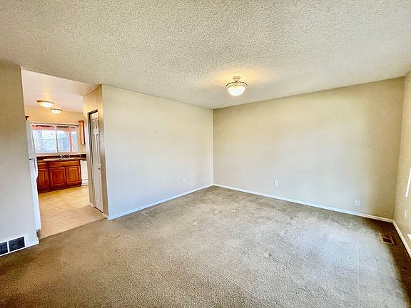 4th image of 909 Harrison Dr