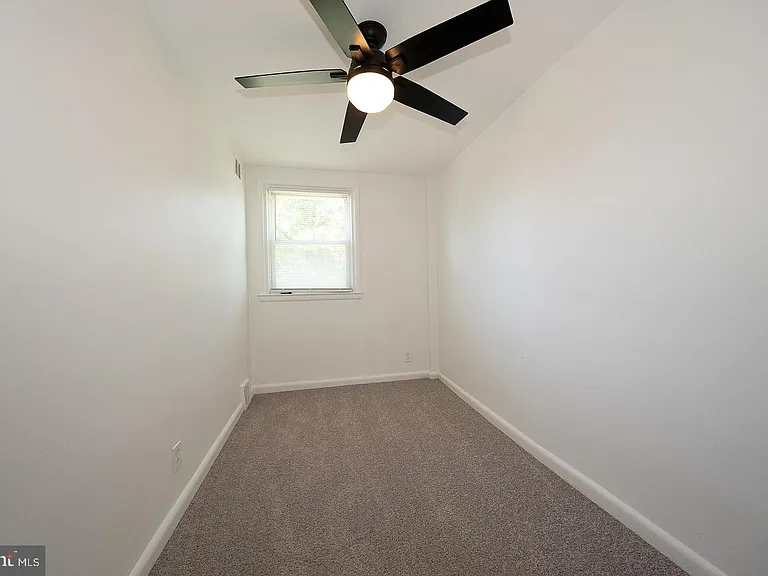 8602 Rugby St — Photo 15