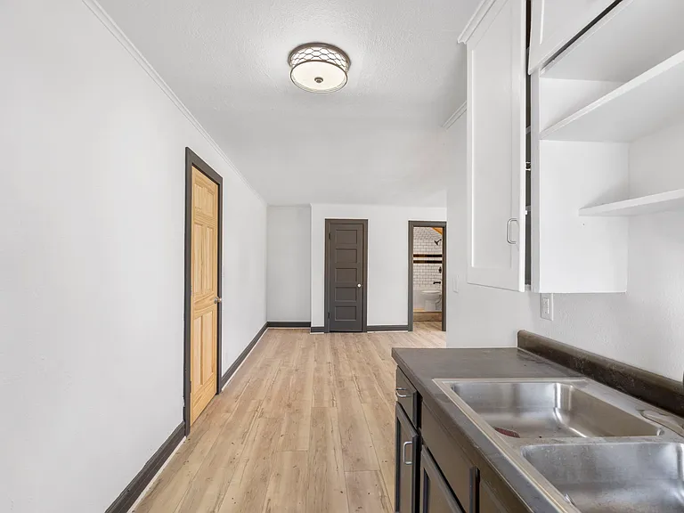 649 South Ave — Photo 18
