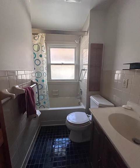 221 Englewood Ave — Photo 9