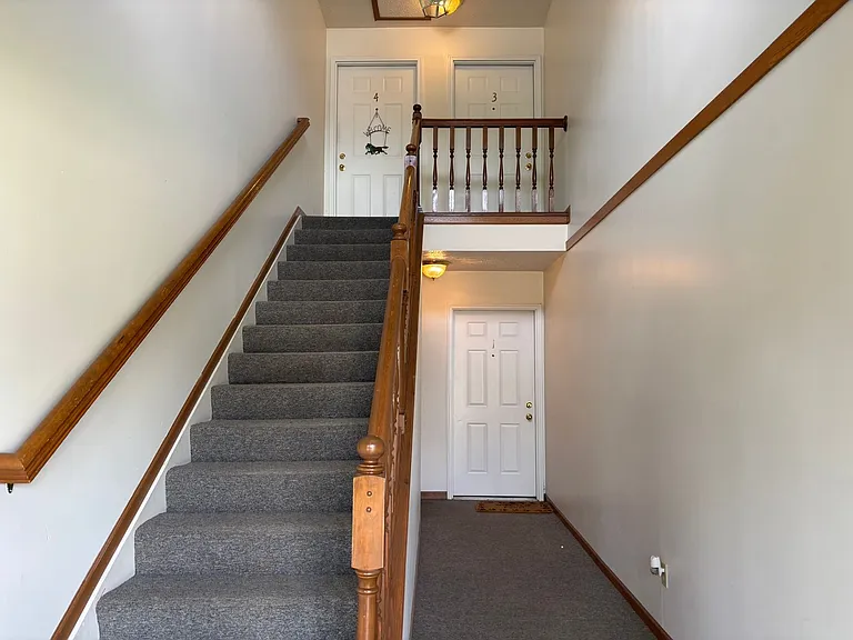 2810 Horizon Dr — Photo 2