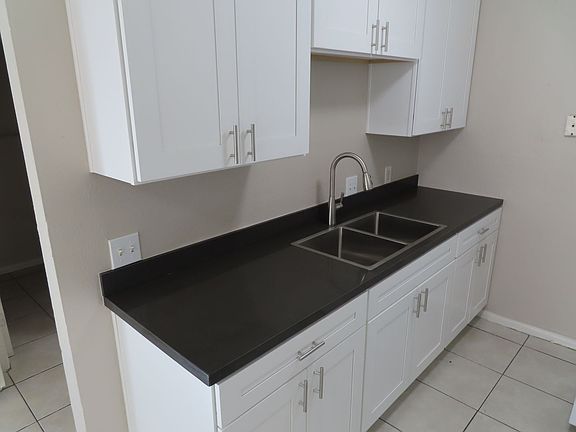3rd image of 4316 52nd St APT 7