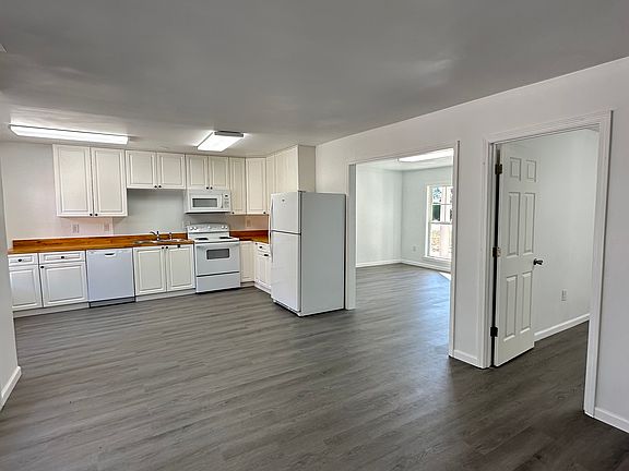 5th image of 4818 Oakview Dr SE