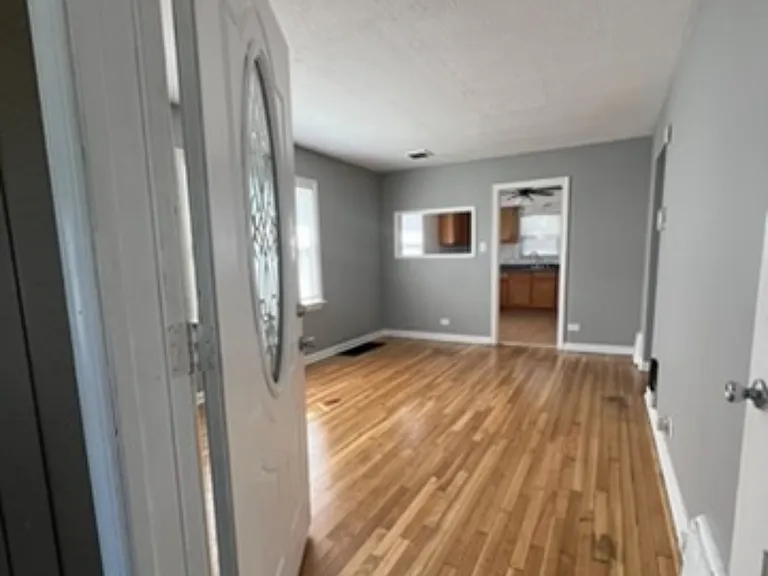 13712 S Wentworth Ave — Photo 4