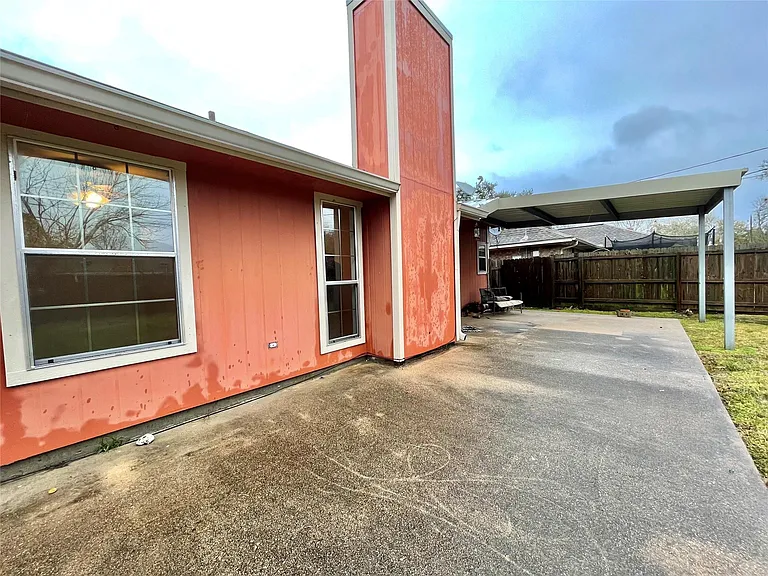 704 Manor Dr — Photo 25