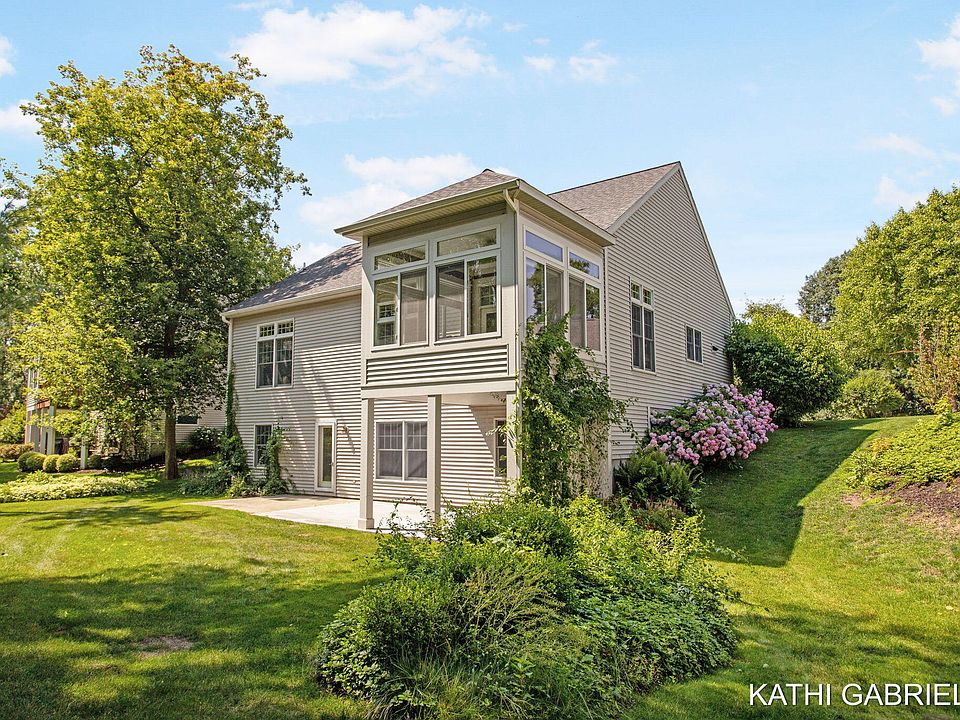 17824 Wildwood Springs Pkwy, Spring Lake, MI 49456 MLS 23026229 Zillow