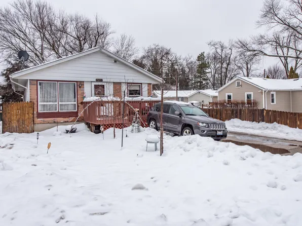 1332 Sunset Dr, Round Lake Beach, IL 60073